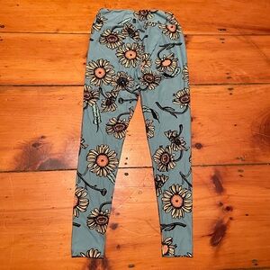 LuLaRoe Blue Floral Leggings